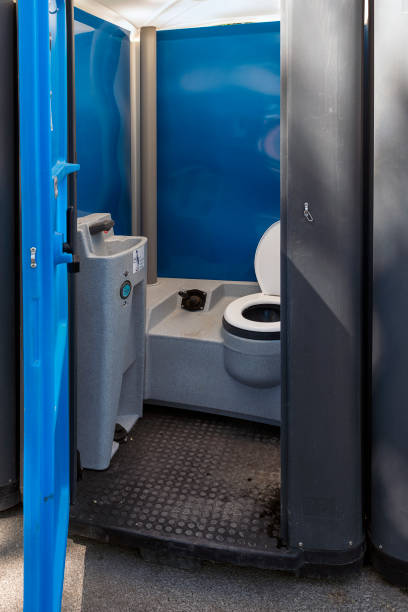 Best Luxury portable toilet rental  in Point Lookout, NY